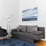 City Apartment, Central, 2 Min To U1 Keplerplatz, Monthly Stays Only