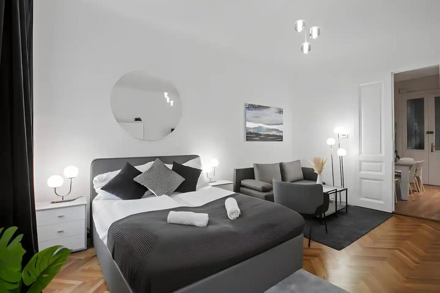 Apartment, Central, 2 Min To U1 Keplerplatz, Monthly Only Apartment *