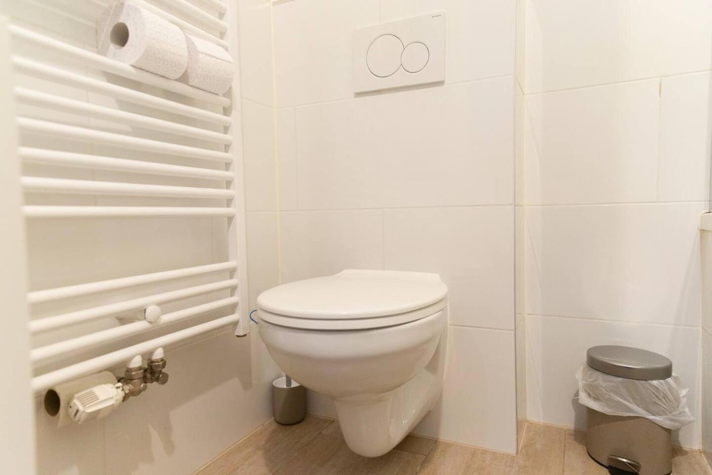 Apartment Apartment, Central, 2 Min To U1 Keplerplatz, Monthly Only *